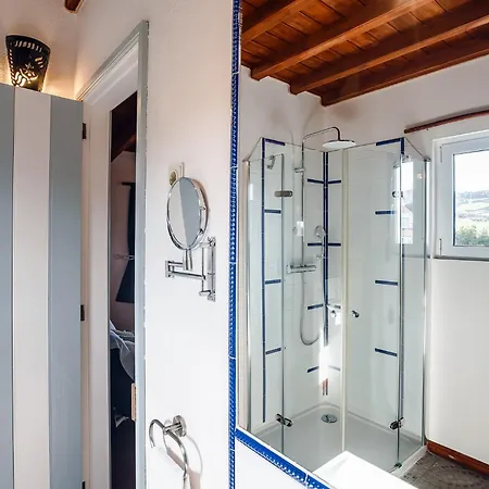 לינה וארוחת בוקר O Zimbreiro 4*